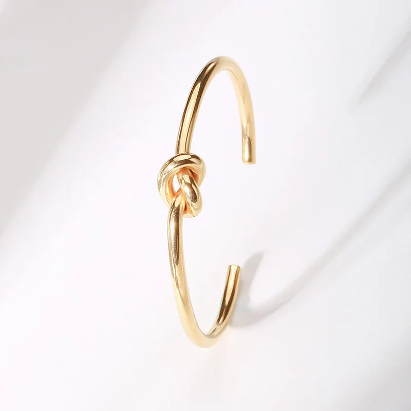 Love knot bracelet
