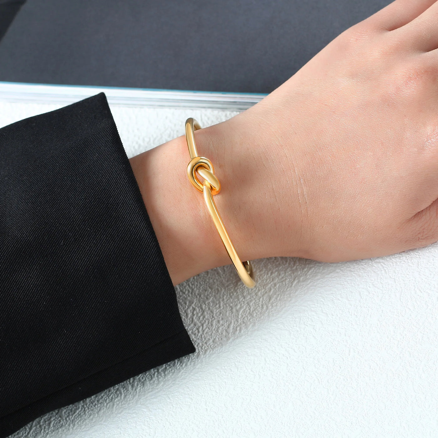 Love knot bracelet