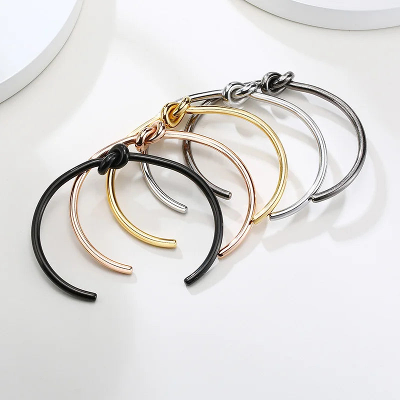 Love knot bracelet